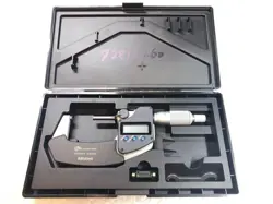 MITUTOYO MDC-50MX NO.293-231-30 COOLANT PROOF MICROMETER MEASURING RANGE 25-50MM