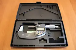 MITUTOYO DIGITAL IP65 COOLANT PROOF OUTSIDE MICROMETER 293-331-30 W/CASE