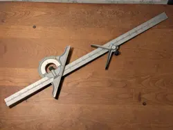 MITUTOYO PROTRACTOR & CENTERHEAD W/ MITUTOYO 24 INCH STEEL RULE