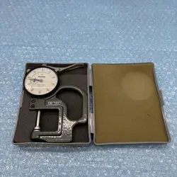 MITUTOYO NO. 7304 THICKNESS GAGE WITH CASE NICE!