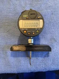 MITUTOYO NO 543-252 ABSOLUTE DIGITAL INDICATOR .00005” .5” RANGE WITH ATTACHMENT