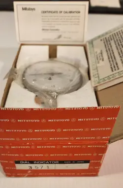 MITUTOYO 3571 DIAL INDICATOR 