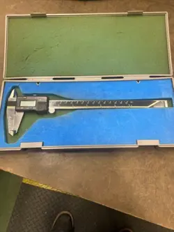 MITUTOYO 500-197-30 0-8'' / 200MM ABSOLUTE DIGIMATIC CALIPER