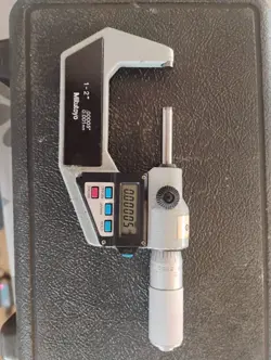 MITUTOYO 1-2IN DIGITAL CALIPER NO. 293-726-10