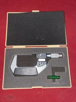MITUTOYO DIGITAL MICROMETER 2-3