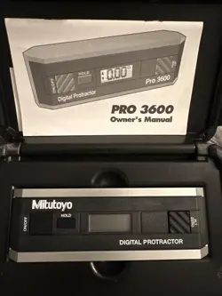MITUTOYO 950318 DIGITAL PROTRACTOR - BLACK/WHITE