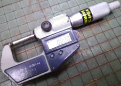 518 = 0 - 25 MM MITUTOYO DIGITAL BALL MICROMETER CARBIDE FACES RATCHET THIMBLE