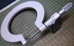 DIGITAL POINTED MICROMETER