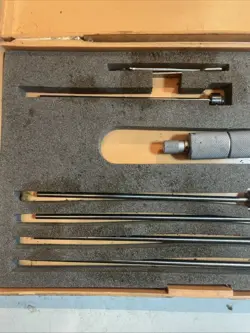 MITUTOYO 0-6” DEPTH