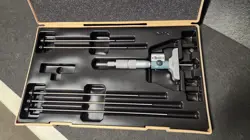 MITUTOYO 229-128 DEPTH MICROMETER ROD SET W/ DIGIT (DMC2.5-6
