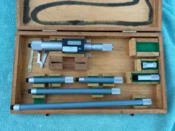 MITUTOYO NO. 337-219 DIGITAL TUBULAR INSIDE MICROMETER (ROD) 8” - 40”