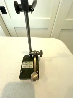 MITUTOYO NO. 7030 SURFACE GAGE PRECISION MACHINIST GOOD CONDITION