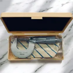 MITUTOYO CHM-25 MICROMETER 0-25MM RANGE 0.01MM USED WITH CASE & MANUAL