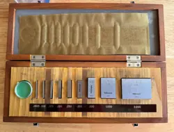 MITUTOYO GAUGE BLOCK SET 516-930 SET  BE1-9-2 GRADE 2, 9 PIECE SET