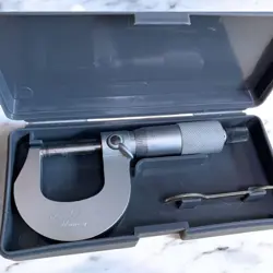 MITUTOYO 0-25MM MICROMETER VINTAGE TOOL, USED, PRECISION MEASUREMENT