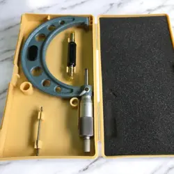 MITUTOYO OM-100 MICROMETER TOOL - EXCELLENT CONDITION, MINIMAL BOX WEAR