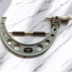 MITUTOYO 200-225MM MICROMETER PRECISION TOOL USED - HIGH ACCURACY MEASUREMENT