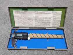 MITUTOYO DIGITAL CALIPER WITH CASE 6 INCH 150MM PRECISION MEASURING TOOL