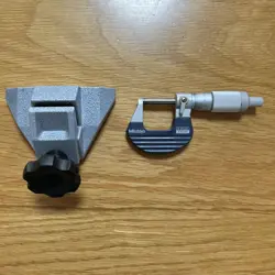 MITUTOYO MICROMETER 0-25MM WITH BASE