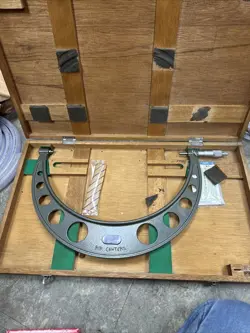 MITUTOYO 103191 MICROMETER GAGE USED