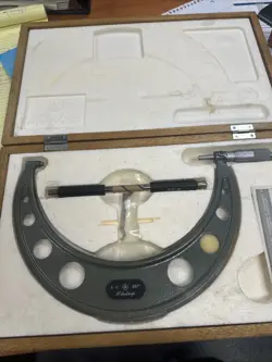 MITUTOYO 8-9” MICROMETER .001” NO. 103-185A CARBIDE ANVILS W/STANDARD