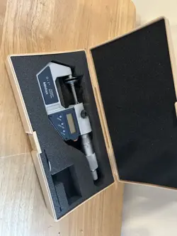 MITUTOYO 323-711-30 1” DIGITAL DISC MICROMETER 