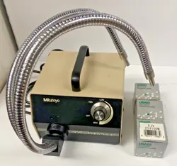 MITUTOYO 150 ILLUMINATOR MICROSCOPE LIGHT SOURCE, FIBER OPTICS, 3 SPARE BULBS