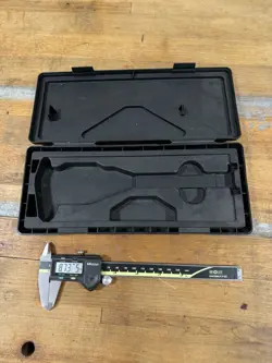 USED MITUTOYO DIGITAL CALIPER CD-6”CSX - FOR PARTS, NOT FULLY FUNCTIONAL