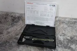 MITUTOYO 500-196-30CAL 1-37/64 IN JAW DEPTH 0 - 6 IN RANGE 4-WAY DIGITAL CALIPER