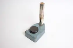 MITUTOYO 7004 INDICATOR STAND BASE W/ FLAT ANVIL AND POST #03