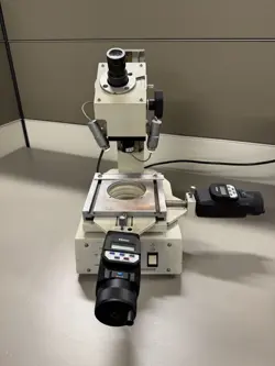 MITUTOYO MFG. TOOLMAKERS INSPECTION MICROSCOPE MODEL # 176-901-1A