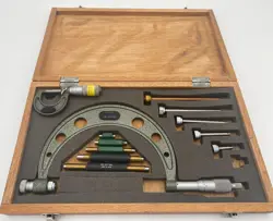 MITUTOYO 104-137 0-6X.001 INTERCHANGEABLE ANVIL MICROMETER + NO. 103-135