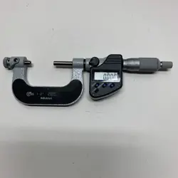 MITUTOYO 326-352 DIGITAL MICROMETER 1-2” AND METRIC