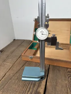 VINTAGE MITUTOYO 10” INCH HEIGHT GAUGE WITH ORIGINAL WOOD CASE