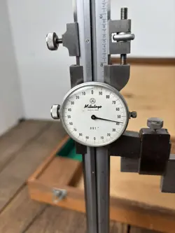 HEIGHT GAUGE WITH