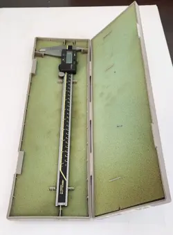 MITUTOYO ABSOLUTE DIGIMATIC DIGITAL CALIPERS 500-193 CD-12