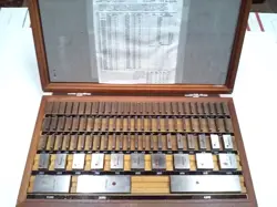 MITUTOYO 516-402 SQUARE GAGE BLOCK SET, STEEL 81 PIECE INCH SET, GGG GRADE 2