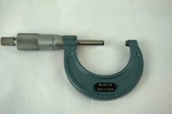 MITUTOYO NO. 103-178 1-2'' OUTSIDE MICROMETER 0.001''