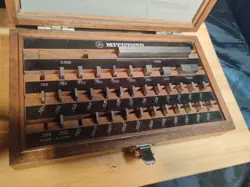 MITUTOYO GAUGE BLOCK SET (516- 914) (BE1- 35- 2)
