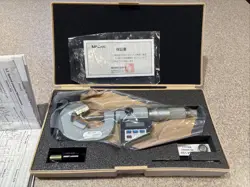 MITUTOYO DIGITAL MICROMETER.           MEASUREMENT 0.4 TO 1”