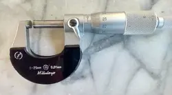 MITUTOYO MICROMETER #102-217 0-25MM .01MM CARBIDE FACESWITH WOODEN CASE CNC