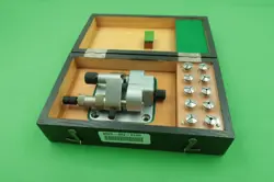 MITUTOYO AKASHI THIN SPECIMEN HOLDER HORIZONTAL TABLE FOR HARDNESS TESTER .4-3MM