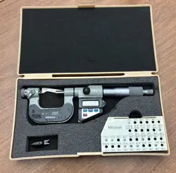 MITUTOYO 326-711-10 SCREW THREAD DIGITAL MICROMETER 0-1