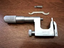 MITUTOYO NO. 117-107 ANVIL MICROMETER 0 - 1” .0001” JAPAN