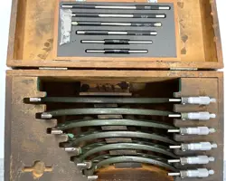 MITUTOYO 103-909 OUTSIDE MICROMETER SET WITH STANDARDS, 6-12