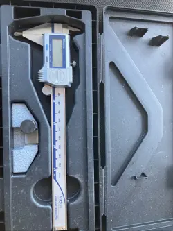 MITUTOYO 500-196-30 AOS ABSOLUTE DIGITAL CALIPER, CARBIDE TIPS WITH CASE