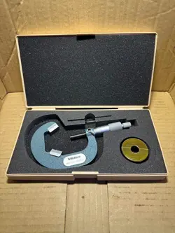 MITUTOYO VM3-55(114-104) V-GROOVE MICROMETER 40-55MM SCALE INTERVAL 0.01MM USED