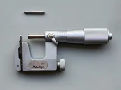 MITUTOYO 117-107 INTERCHANGEABLE ANVIL MICROMETER. 0-1