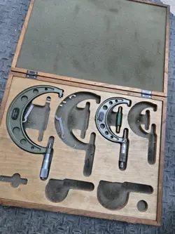 MITUTOYO MICROMETER 3-4