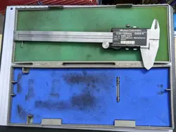 MITUTOYO DIGIMATIC CALIPER 500-321 NO BATTERY UNTESTED FOR PARTS WITH CASE
